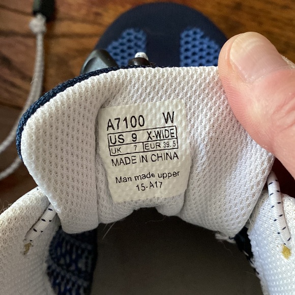 APEX running shoes. - Picture 4 of 5